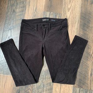 Sleek Black Leggings by